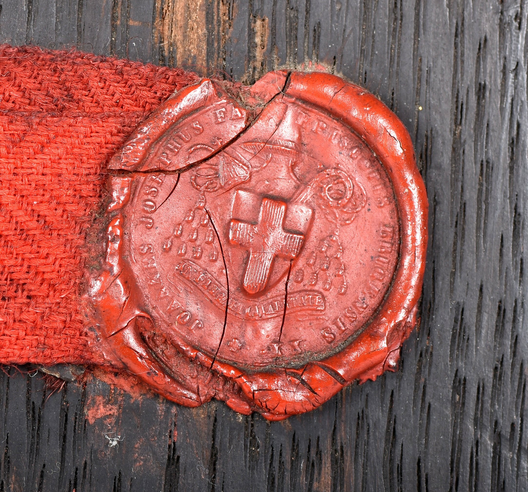 Detail van een lakzegel ©CO7 – collectie Sint-Maartenskathedraal