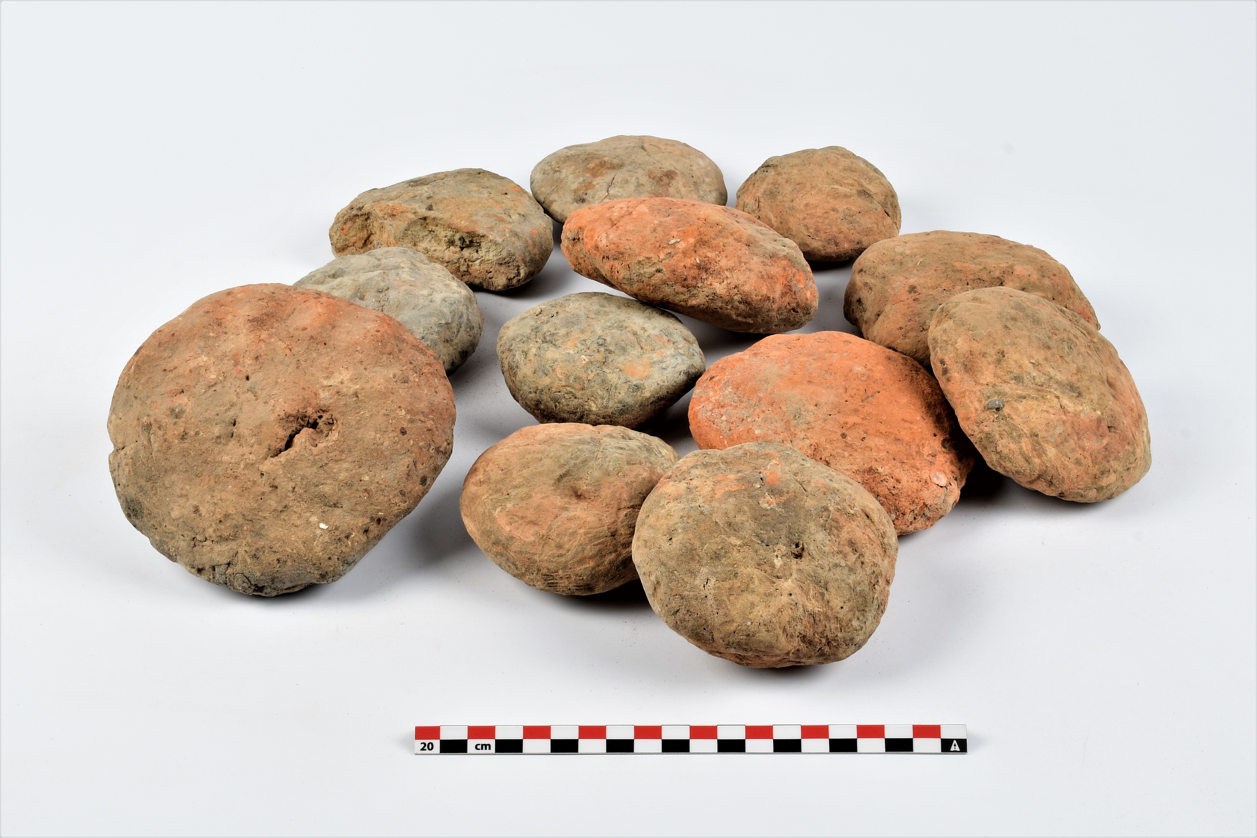 Keramische schijven uit de bronstijd (Oostvleteren) - © CO7