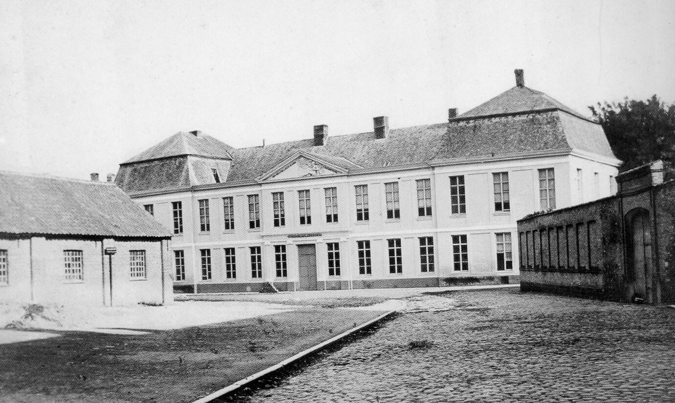 Het bisschoppelijk paleis in 1868 (Ieper) © Westhoek Verbeeldt