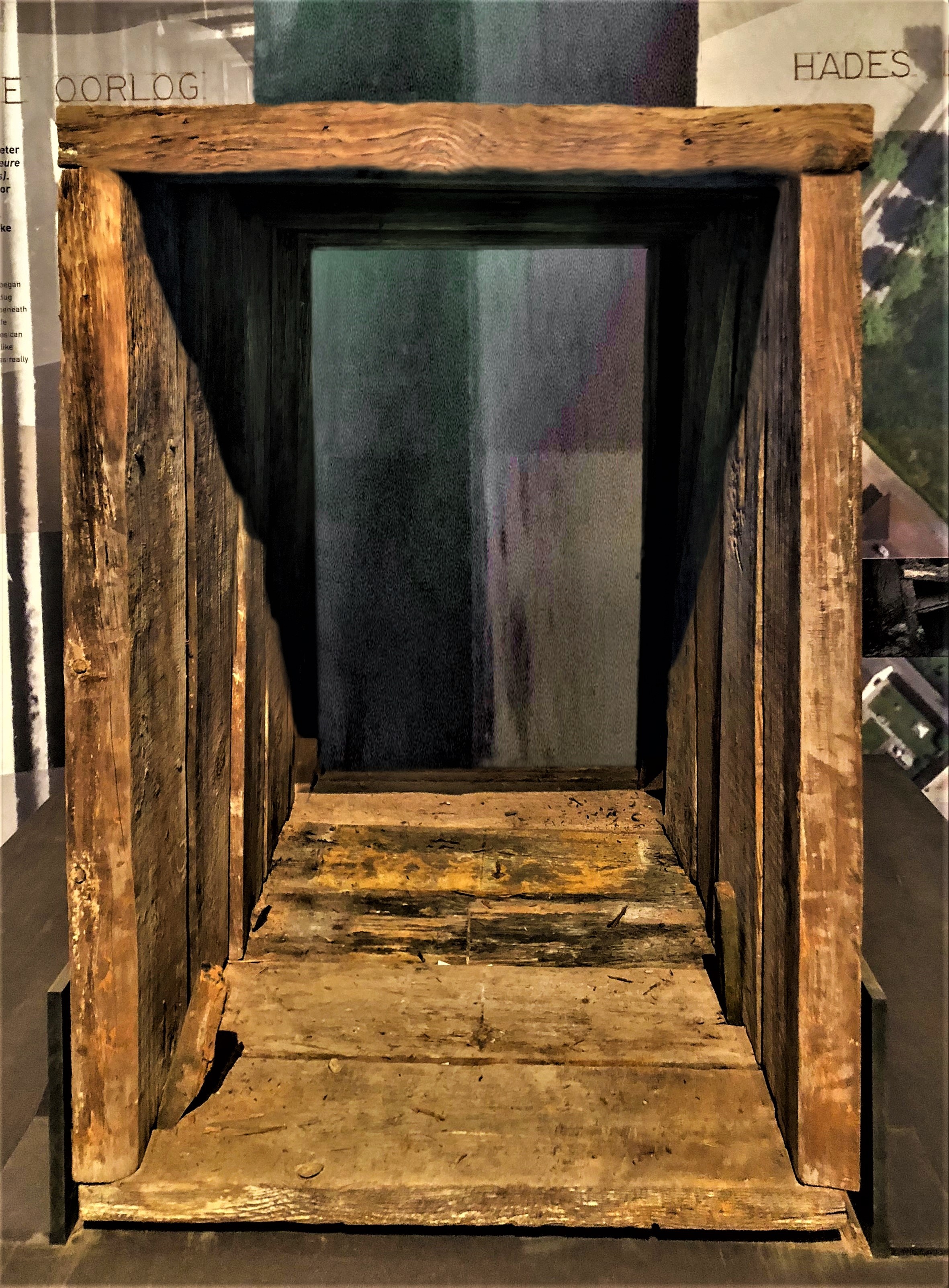 WOI tunnel tijdens de tentoonstelling 'Sporen van oorlog' © Simon Verdegem