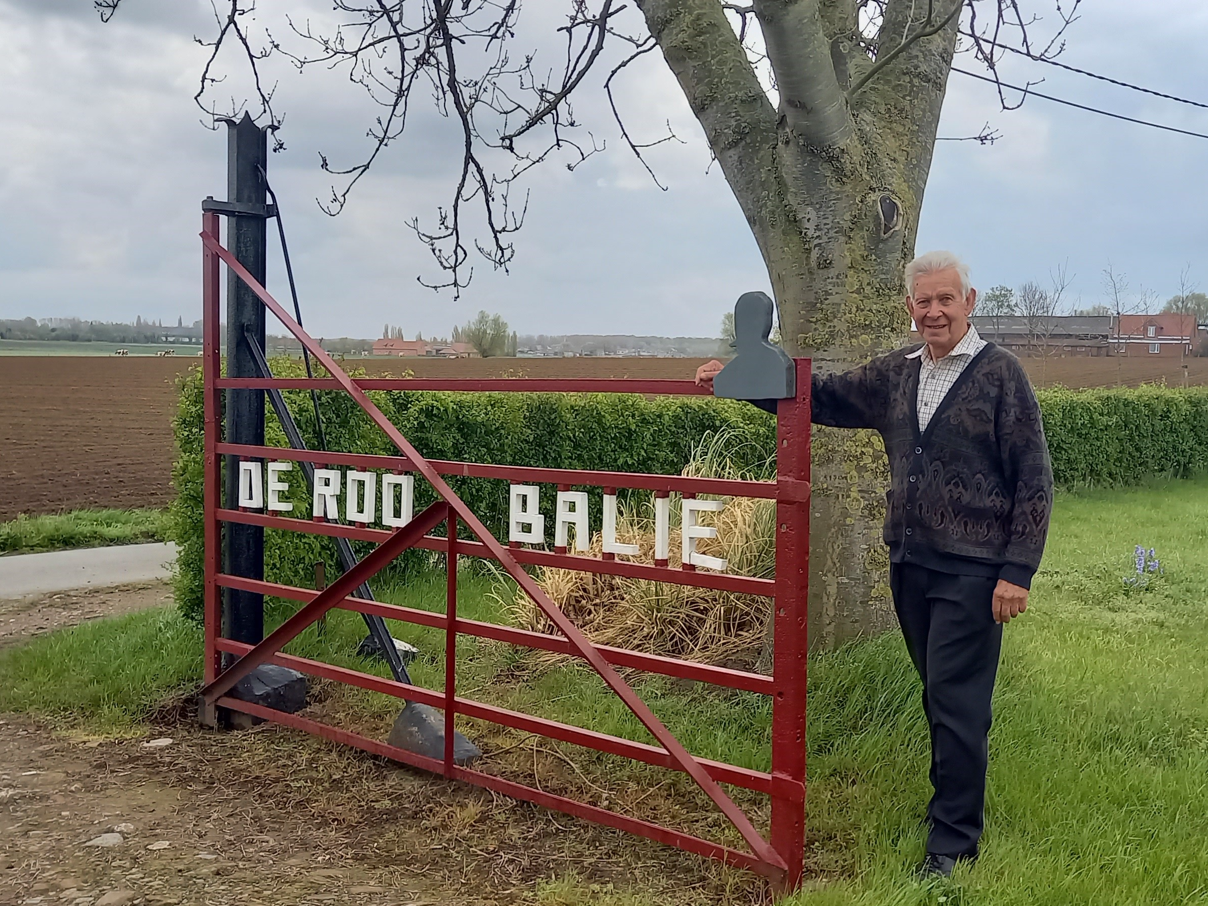 Luc Adriaen bij de poort